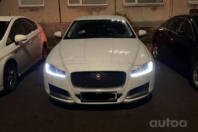Jaguar XF X260 Sedan