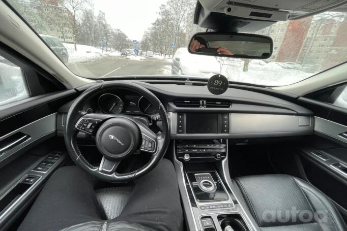 Jaguar XF X260 Sedan
