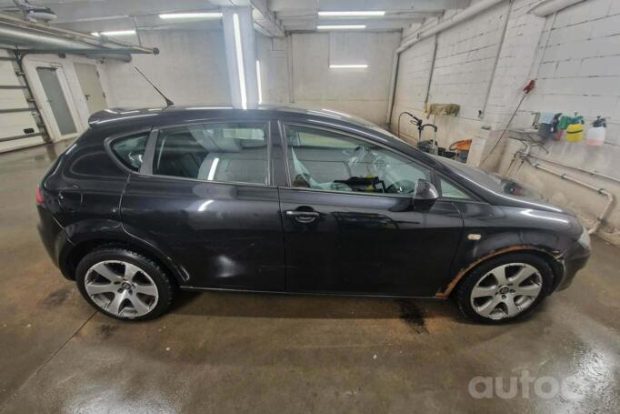 SEAT Leon 2 generation [restyling] Hatchback 5-doors