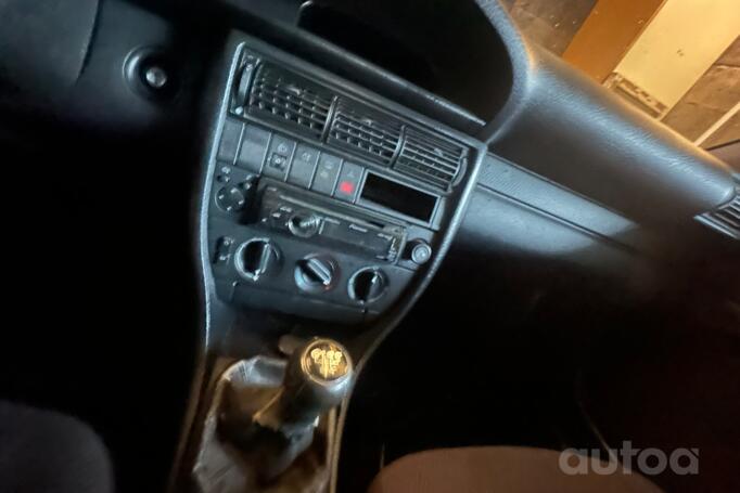 Audi 100 4A/C4 Sedan