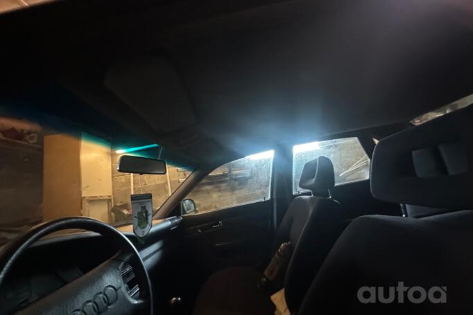 Audi 100 4A/C4 Sedan