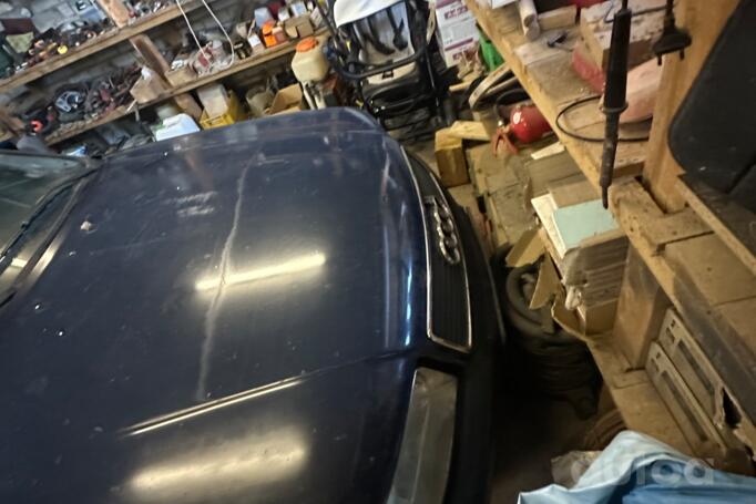 Audi 100 4A/C4 Sedan