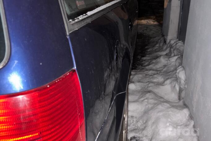 Volkswagen Passat B5 Sedan 4-doors