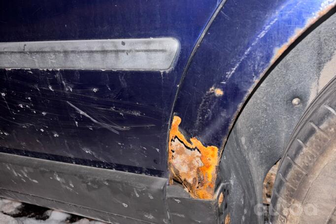 Volkswagen Passat B5 Sedan 4-doors