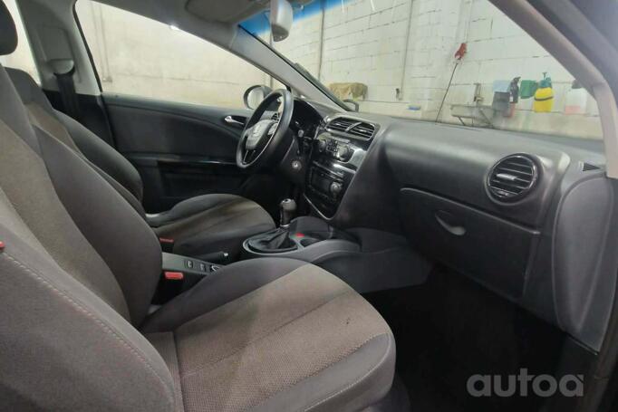 SEAT Leon 2 generation [restyling] Hatchback 5-doors