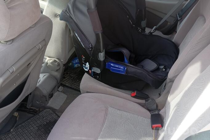 Nissan Almera Tino 1 generation [restyling]