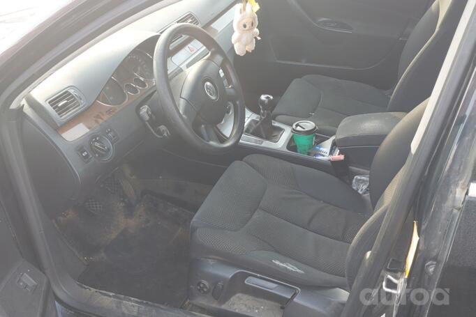 Volkswagen Passat B6 wagon 5-doors