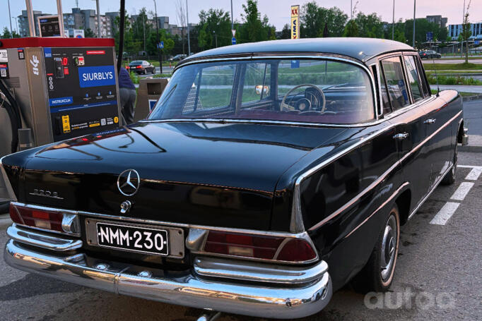 Mercedes-Benz W111 1 generation