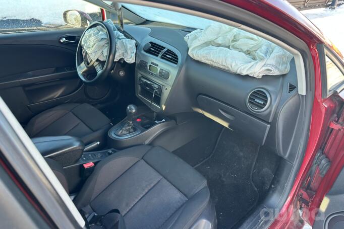 SEAT Leon 2 generation Hatchback 5-doors