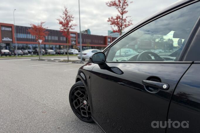 SEAT Leon 2 generation Hatchback 5-doors