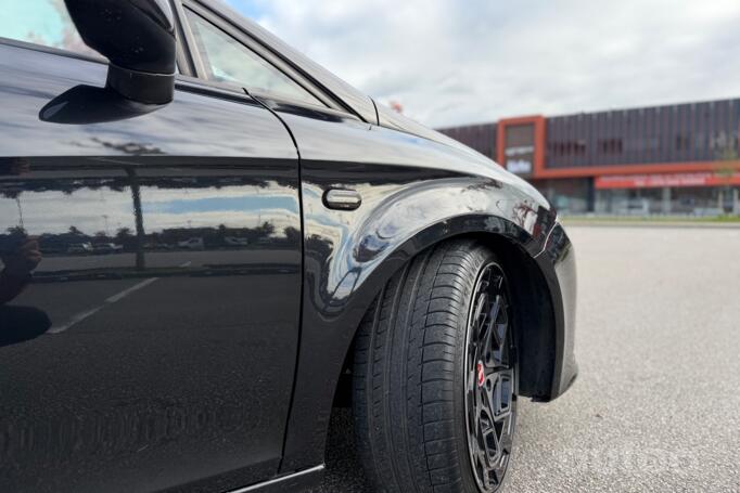 SEAT Leon 2 generation Hatchback 5-doors