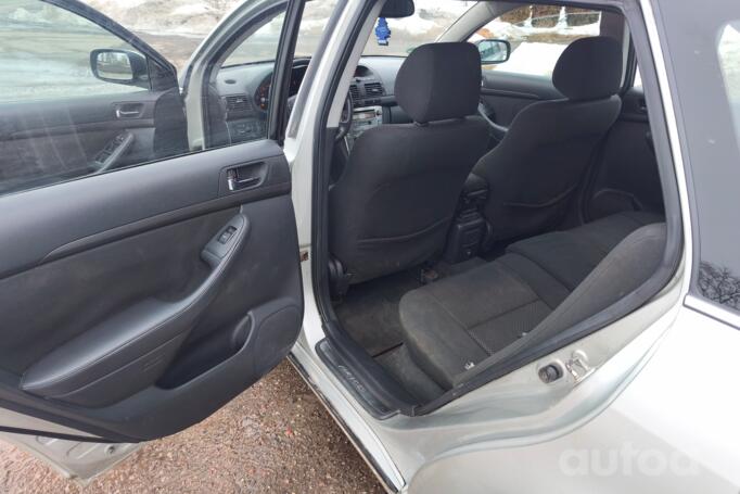 Toyota Avensis 2 generation wagon