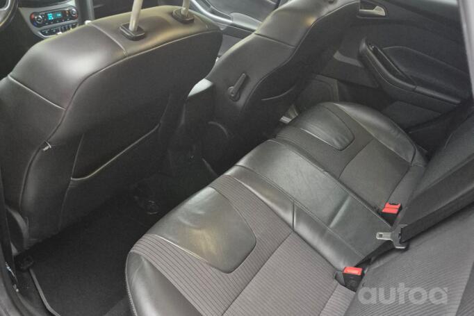Ford Focus 3 generation wagon 5-doors