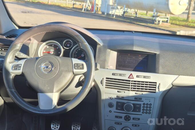 Opel Astra H Hatchback