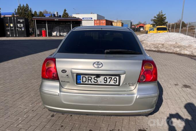 Toyota Avensis 2 generation Sedan