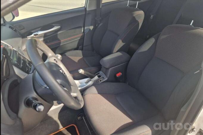 Toyota Auris 1 generation [restyling] Hatchback 5-doors