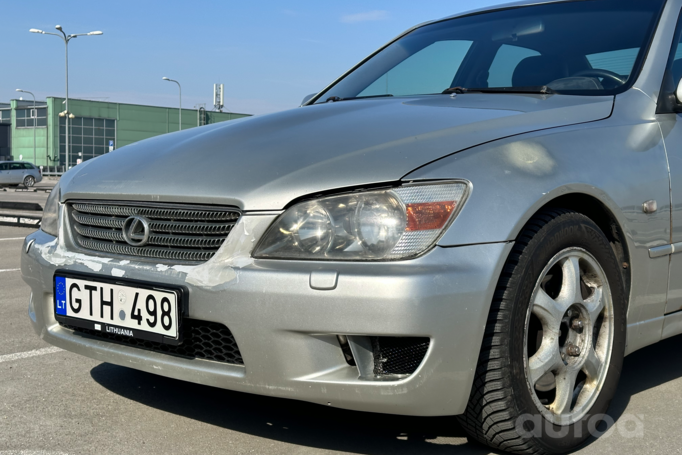 Lexus IS XE10 Sedan