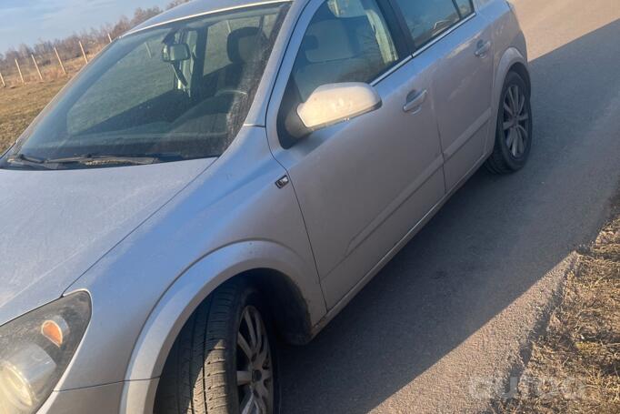 Opel Astra H Hatchback