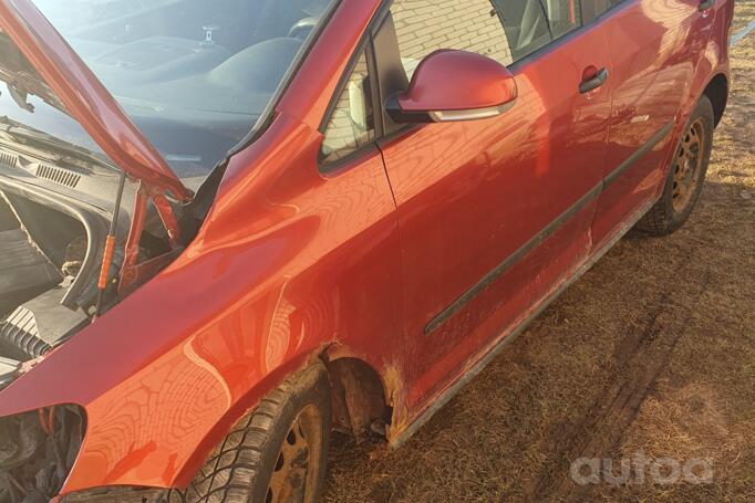 Volkswagen Golf Plus 1 generation