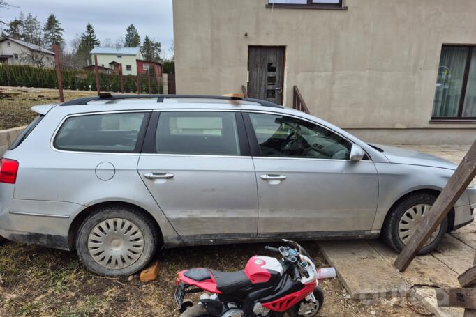 Volkswagen Passat B6 wagon 5-doors