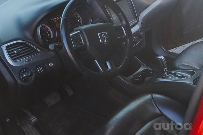 Dodge Journey 1 generation [restyling] Crossover