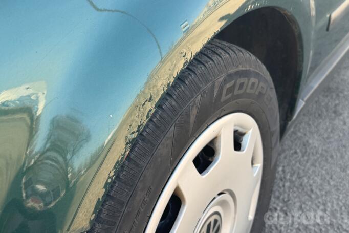 Volkswagen Passat B5 Sedan 4-doors