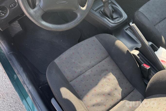 Volkswagen Passat B5 Sedan 4-doors