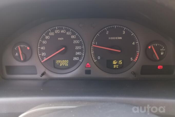 Volvo V70 2 generation wagon