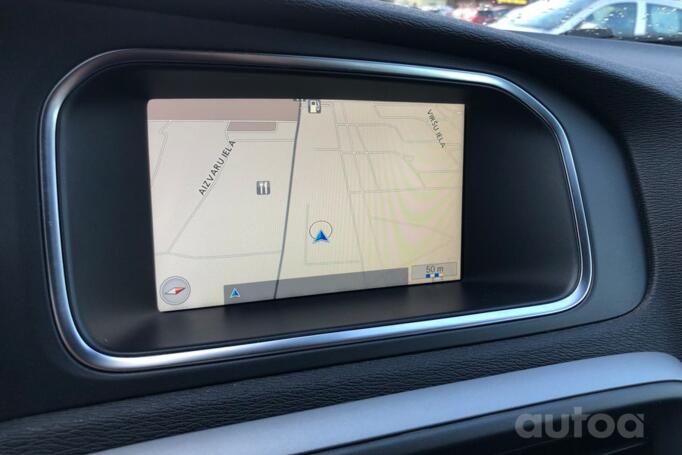 Volvo V40 2 generation Hatchback 5-doors