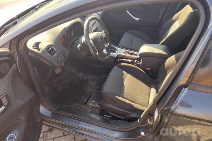 Ford Mondeo 4 generation Liftback