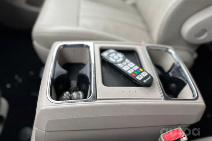 Chrysler Town & Country 5 generation [restyling]