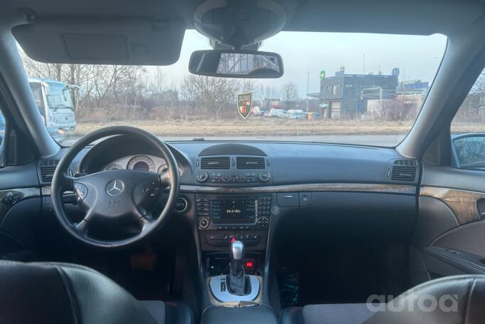 Mercedes-Benz E-Class W211/S211 Sedan 4-doors