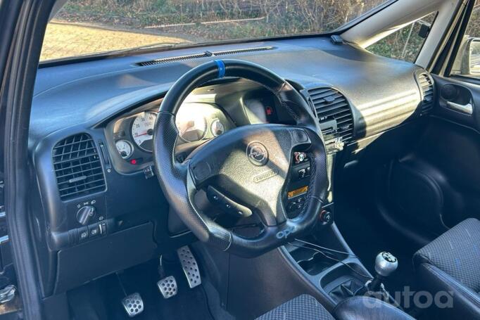 Opel Zafira OPC A [restyling]