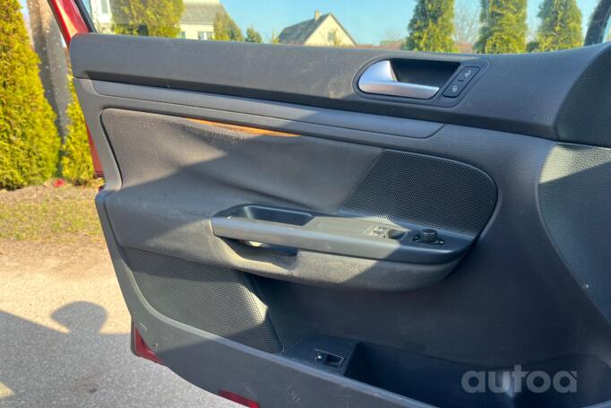 Volkswagen Golf 5 generation Hatchback 5-doors