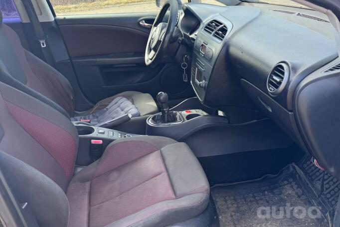 SEAT Leon 2 generation Hatchback 5-doors