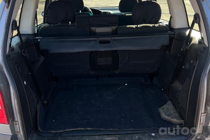 Opel Zafira A [restyling] Minivan 5-doors