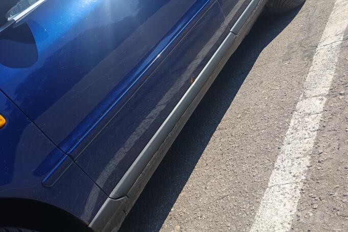 Audi A4 B5 Avant wagon 5-doors