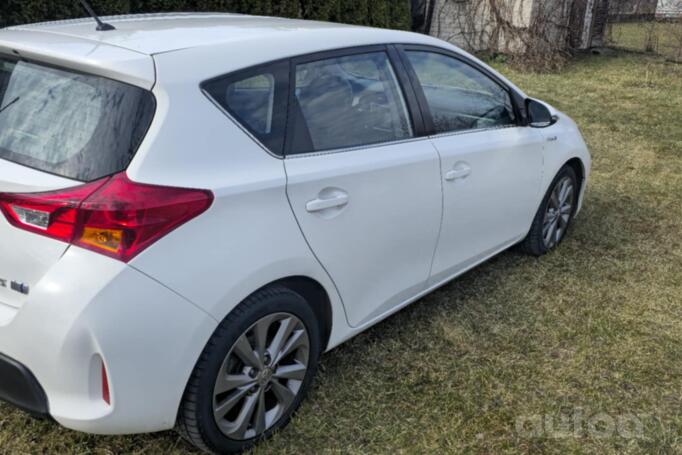Toyota Auris 2 generation Hybrid hatchback 5-doors