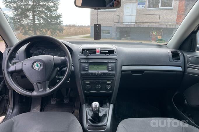 Skoda Octavia 2 generation Combi wagon 5-doors