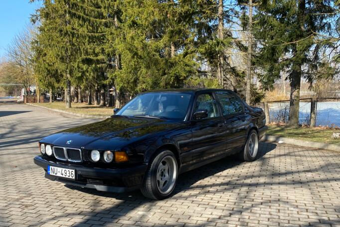 BMW 7 Series E32 Sedan