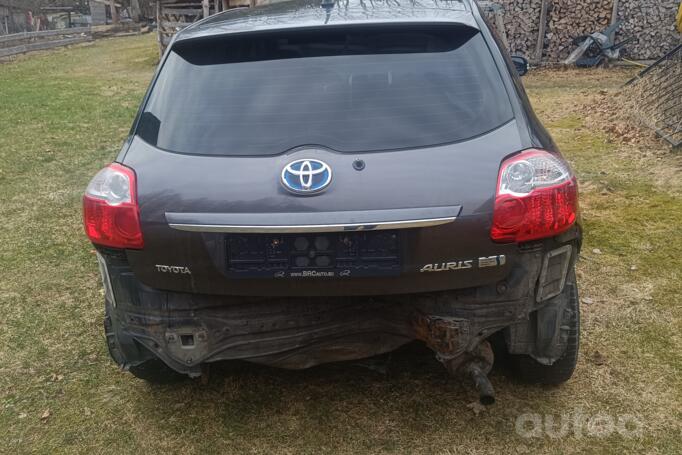 Toyota Auris 2 generation Hybrid hatchback 5-doors