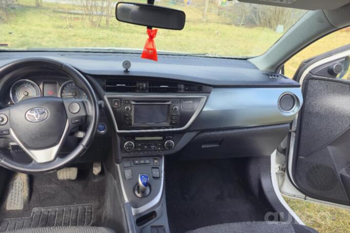 Toyota Auris 2 generation Hybrid hatchback 5-doors