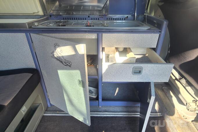 Volkswagen Transporter T4 Minivan 4-doors