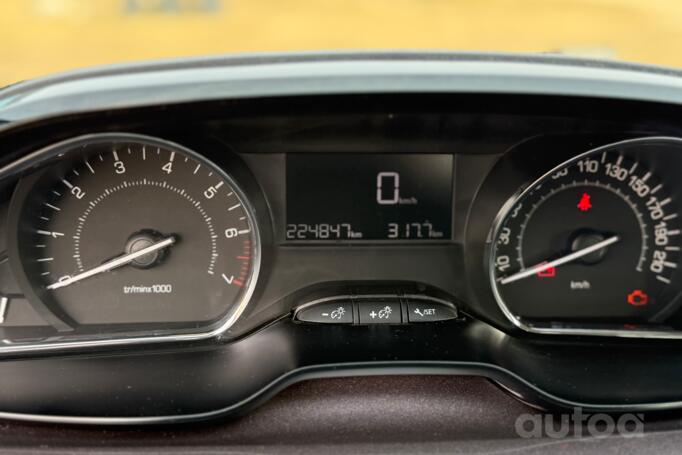 Peugeot 2008 1 generation Crossover