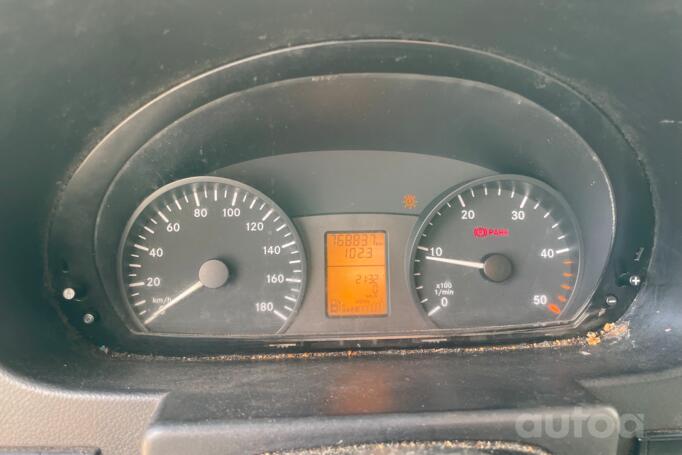 Mercedes-Benz Sprinter Second generation