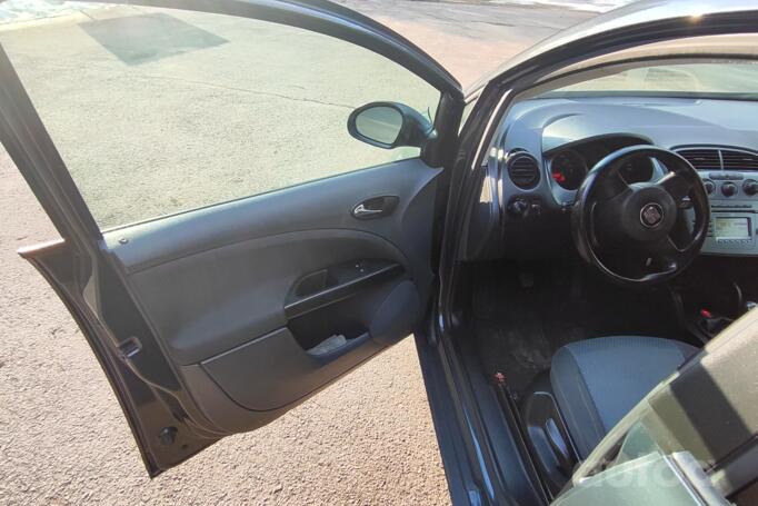 SEAT Toledo 3 generation Hatchback