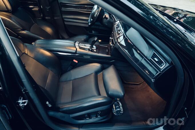 BMW 7 Series F01/F02 Sedan