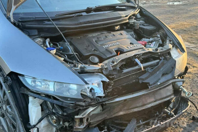 Honda Civic 8 generation Hatchback 5-doors