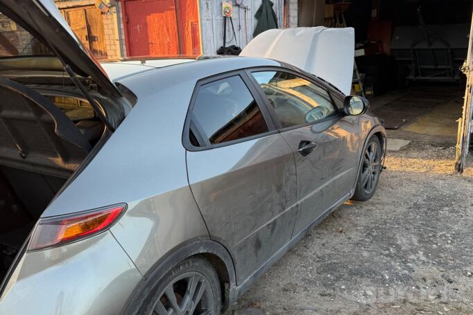 Honda Civic 8 generation Hatchback 5-doors