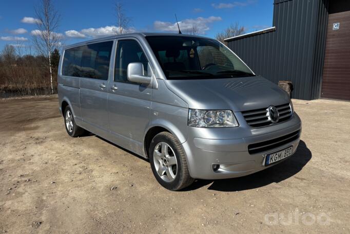 Volkswagen Caravelle T5 Minivan